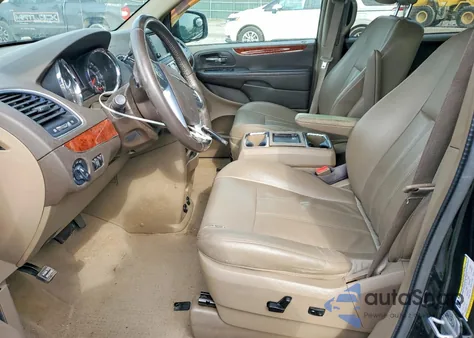 2013 Chrysler Town & Country Touring z USA, uszkodzony, nr VIN 2C4RC1BG0DR511377